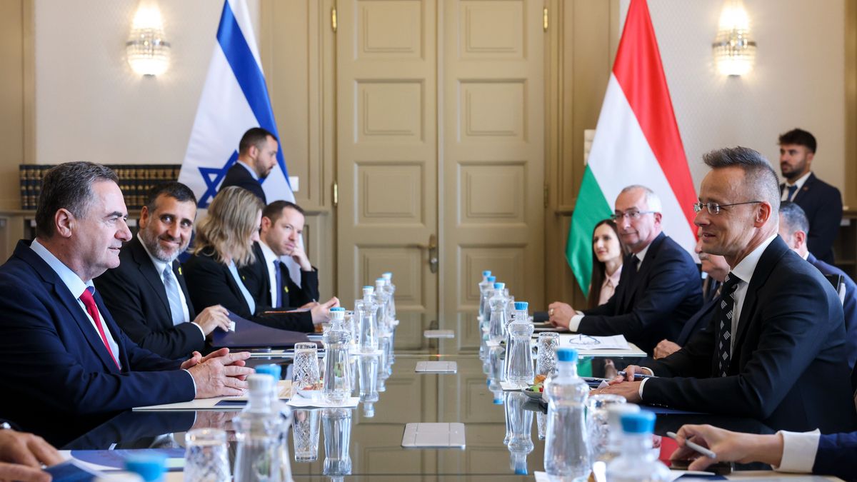 Anti-Semitic Scenes Rampant in West Are Unthinkable in Hungary, says foreign minister + Video