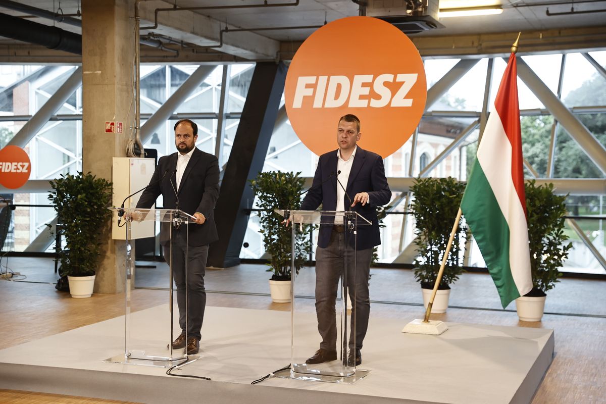Fidesz eredményváró Menczer Tamás