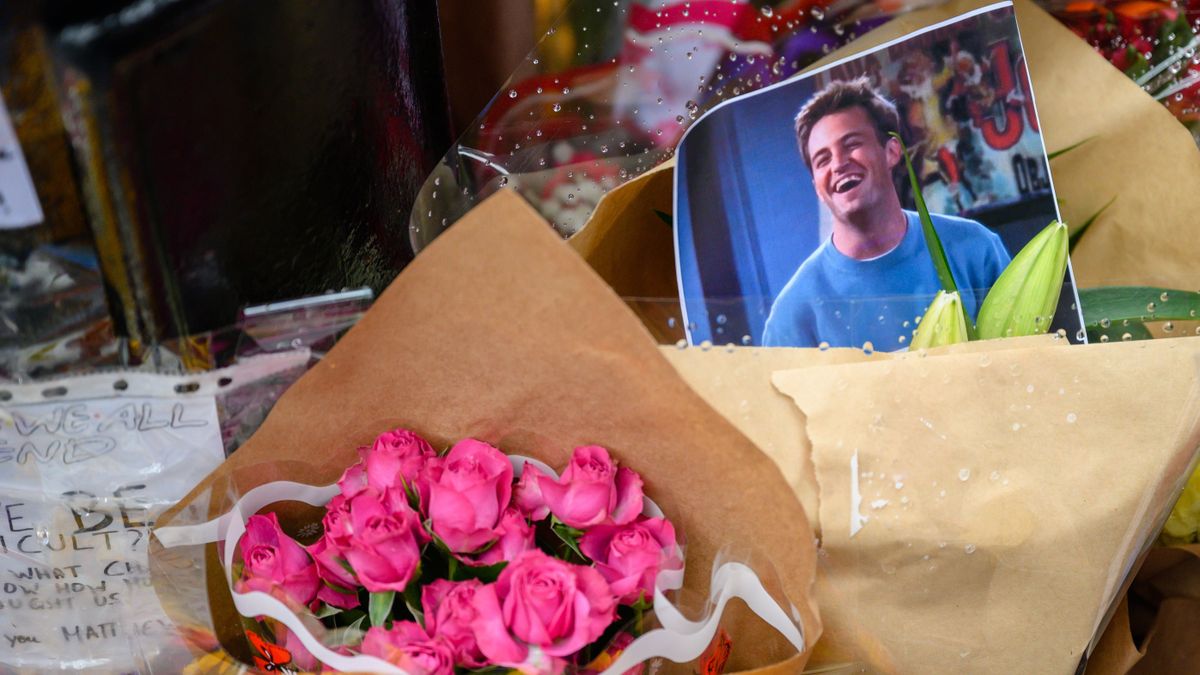 Döbbenetes fordulat: megölhették Matthew Perryt!