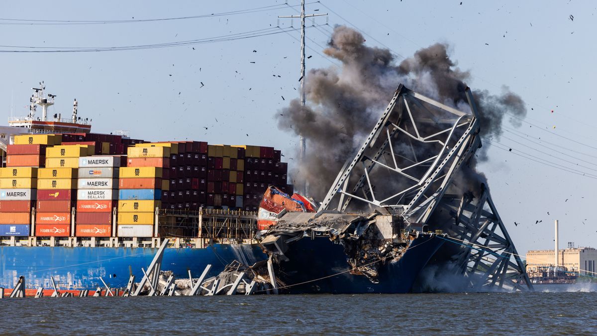 Három hónappal a hídkatasztrófa után elhagyta Baltimore-t a szerencsétlenséget okozó konténerszállító + videó