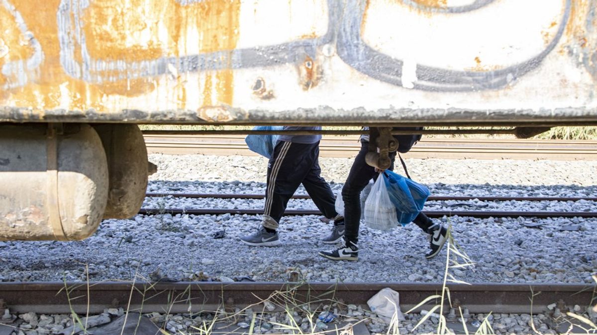 Migránsok lepték el a magyarok által is kedvelt tengerparti országot