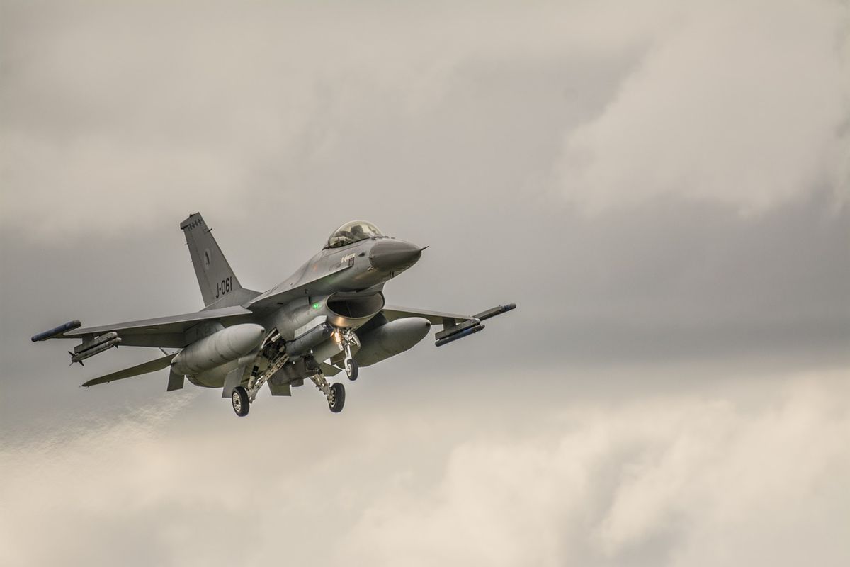 Világháború lehet abból, hogy az ukránok a nyugati országoktól kapott F-16-os vadászgépekkel támadják az oroszországi célpontokat. (Fotó: Pixabay, wietzenu)