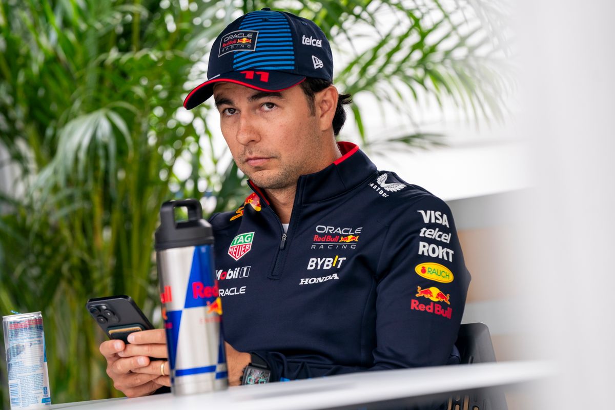 Verstappen győzött, Pérez (a képünkön) bukdácsolt a másik Red Bull-lal