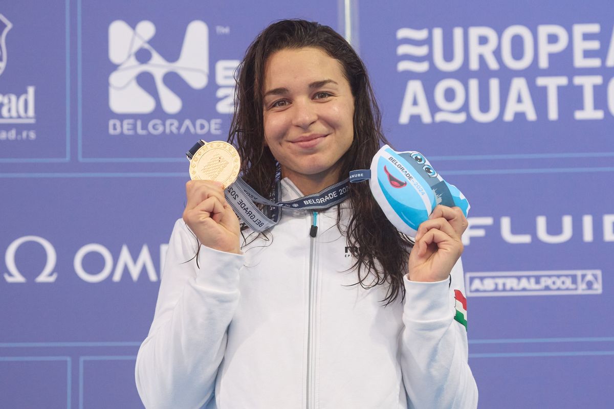 KÉSELY Ajna Vizes Eb Belgrád úszás - Késely Ajna aranyérmes 400 méter gyorson