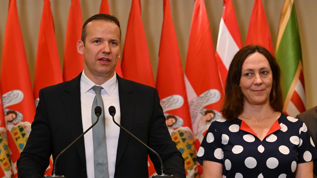 Toroczkai László lemondott az EP-mandátumáról, majd gyorsan beszólt Magyar Péternek is