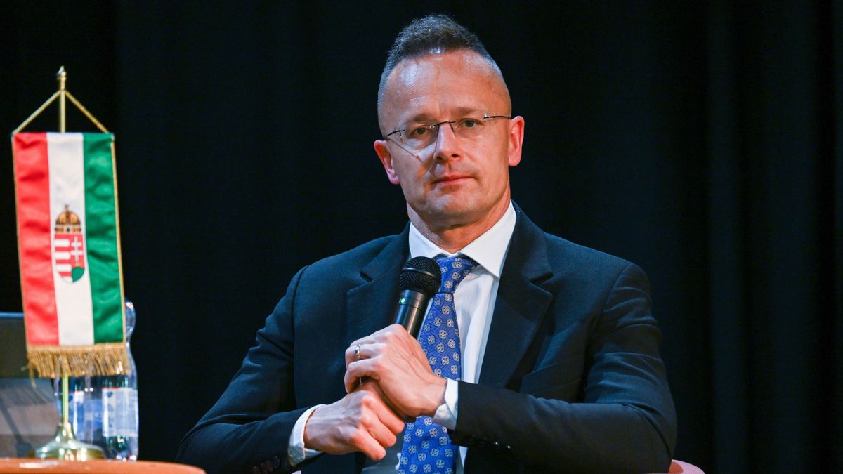 Szijjártó Péter: Minden eddiginél nagyobb konzuli jelenlét lesz Kölnben a magyar válogatott meccse idején