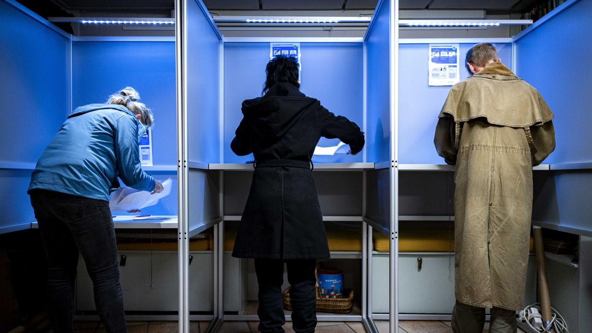 Hollandia szavazott, jól szerepelt a jobboldal