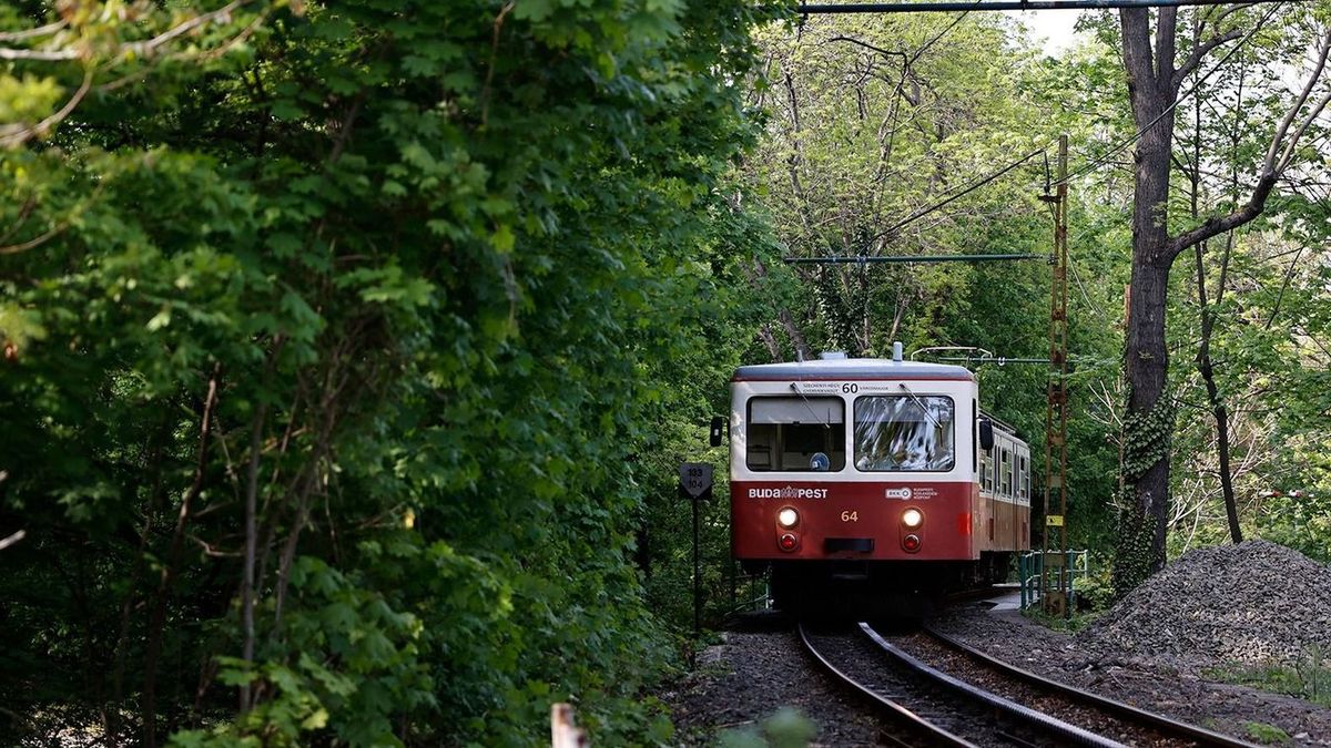 Százötven éve indult meg a fogaskerekű vasút Budapesten