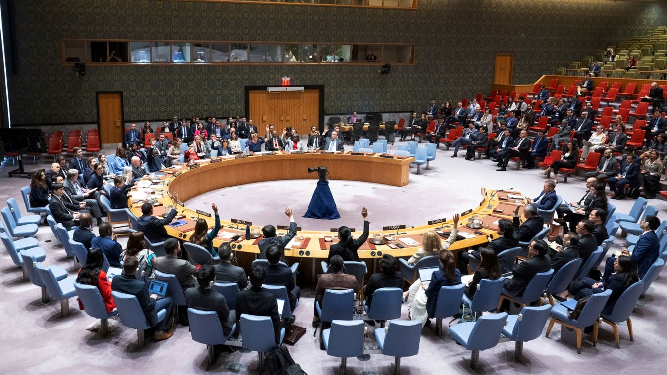 Az ENSZ Biztonsági Tanácsának (BT) tagjai a gázai tűzszünetről szóló megállapodás-tervezetről szavaznak a világszervezet New York-i székházában 2024. június 10-én