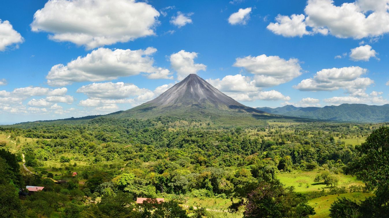 Landscape,Panorama,Picture,From,Volcano,Arenal,Next,To,The,Rainforest,