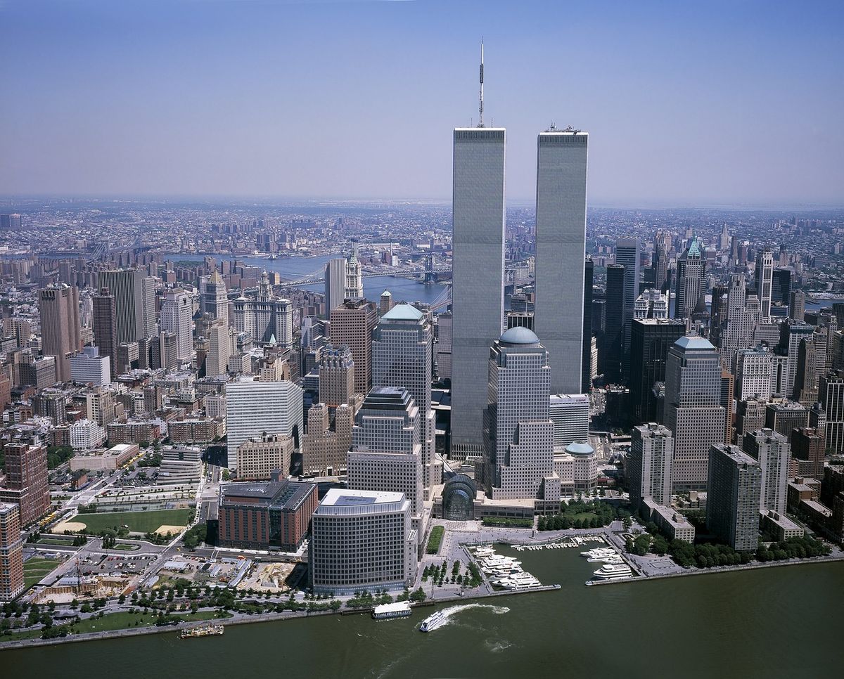 A New York-i World Trade Center ikertornyai meghatározták a város látképét a 2001. szeptember 11-i terrortámadás előtt