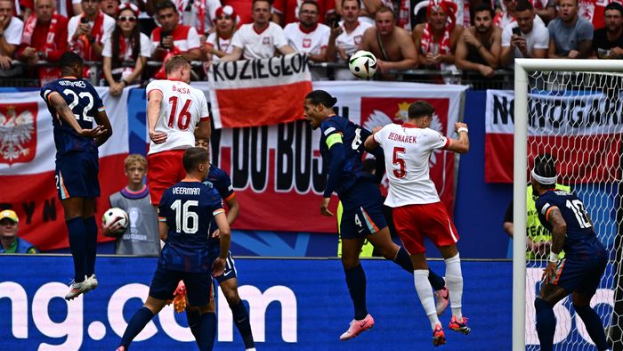 Football: UEFA Euro 2024 - 1st round day 1: Group D Poland v Netherlands
Poland's forward #16 Adam Buksa (2ndL) heads the ball to score his team's first goal during the UEFA Euro 2024 Group D football match between Poland and the Netherlands at the Volksparkstadion in Hamburg on June 16, 2024. (Photo by GABRIEL BOUYS / AFP)