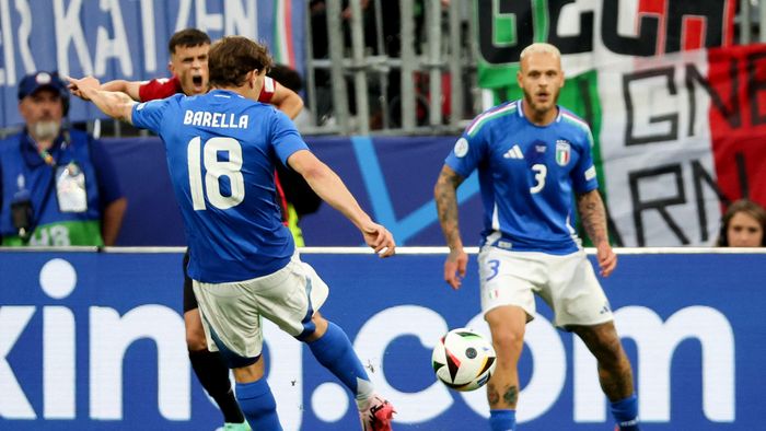 Euro 2024: Italy - Albania
15 June 2024, North Rhine-Westphalia, Dortmund: Soccer, UEFA Euro 2024, European Championship, Italy - Albania, Preliminary round, Group B, Matchday 1, Dortmund stadium, Italy's Nicolò Barella scores the goal to make it 2-1. Photo: Friso Gentsch/dpa (Photo by FRISO GENTSCH / DPA / dpa Picture-Alliance via AFP)