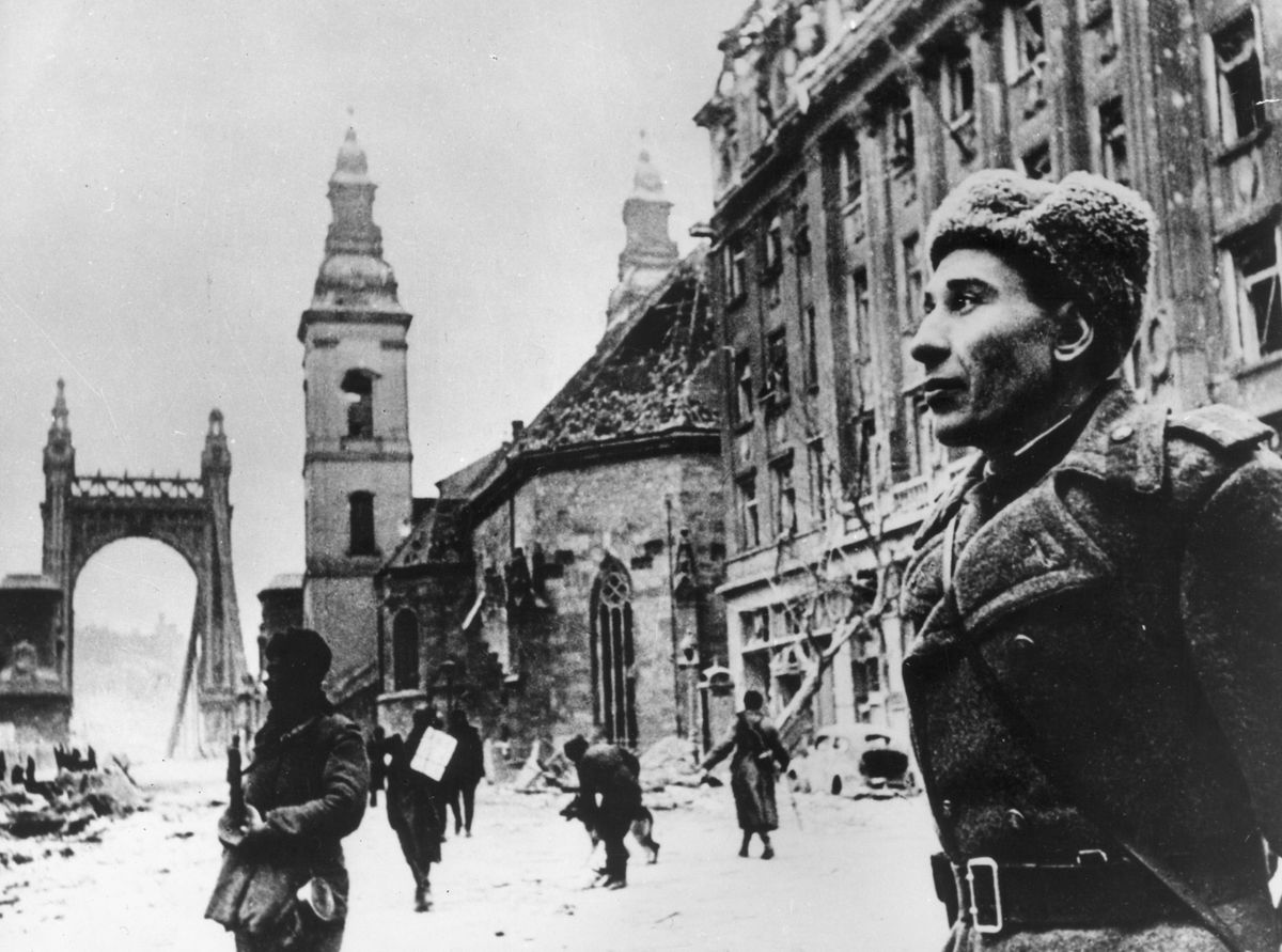 Wartime Budapest
lugas