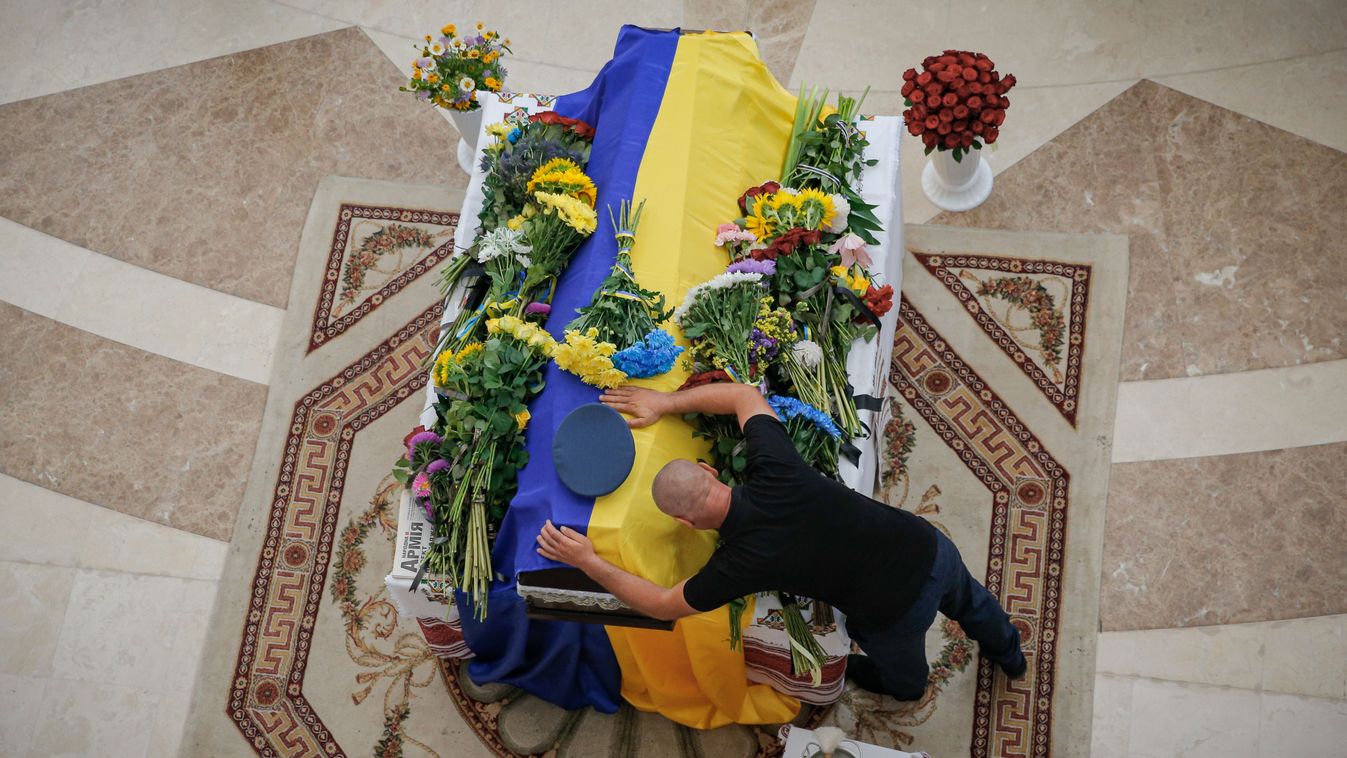 Ukrán pilóta temetése.
