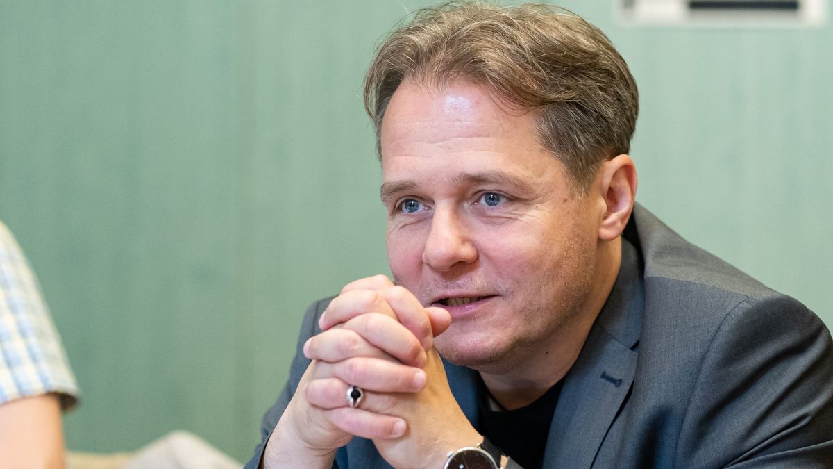 Valójában az apakérdés mindig valahogy kerülgetett – Őze Áron a Medvelesről
