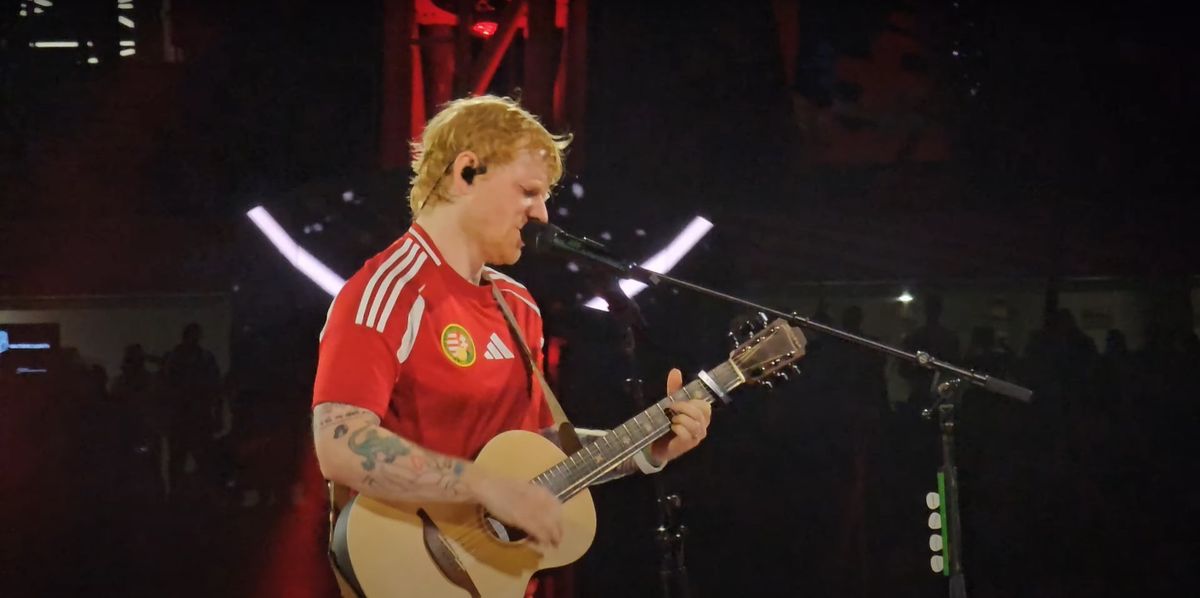 Ed Sheeran magyar mezben budapesti koncertje közben