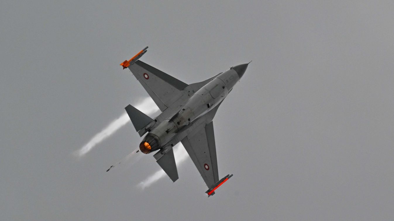 5th day of Farnborough International Airshow in United Kingdom       
FARNBOROUGH, UNITED KINGDOM - JULY 26: A Royal Danish Air Force F-16 aircraft performs a demonstration flight during the fifth day of Farnborough International Airshow at Farnborough International Exhibition & Conference Centre in Farnborough, United Kingdom on July 26, 2024. The 5-day event, located southwest of London at an airport typically used for private jets, is expected to attract some 75,000 visitors and 1,200 exhibitors. Rasid Necati Aslim / Anadolu (Photo by Rasid Necati Aslim / ANADOLU / Anadolu via AFP) 