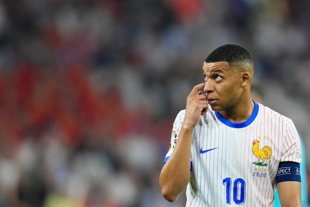 Kylian Mbappé származását és korábbi párkapcsolatát is emlegetik az argentin dalban