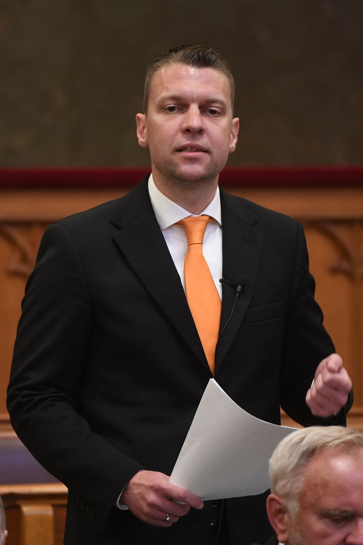 Menczer Tamás, a Fidesz képviselője felszólal a napirend előtt az Országgyűlés plenáris ülésén 2024. június 10-én. (Fotó: MTI/Kovács Attila)
