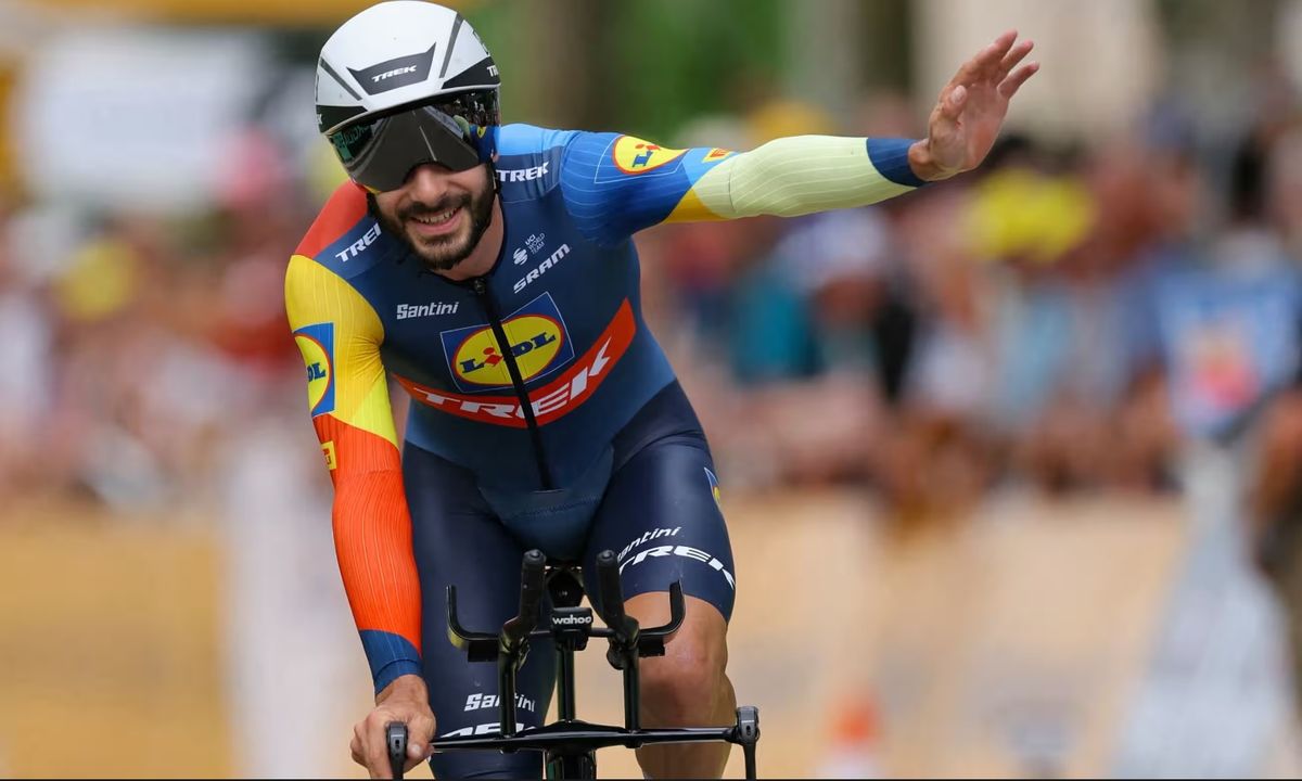 Julien Bernard UCI csók büntetés Tour de France