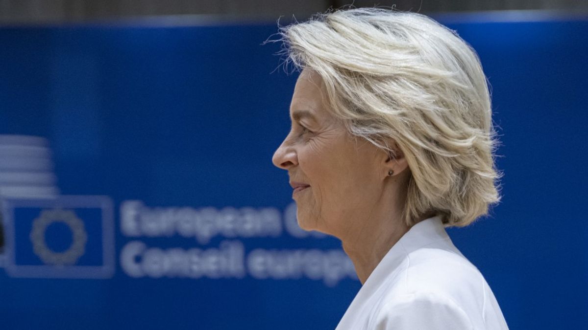 Ursula von der Leyen mindent megtesz a fotelért, de két szék közt a padlóra eshet