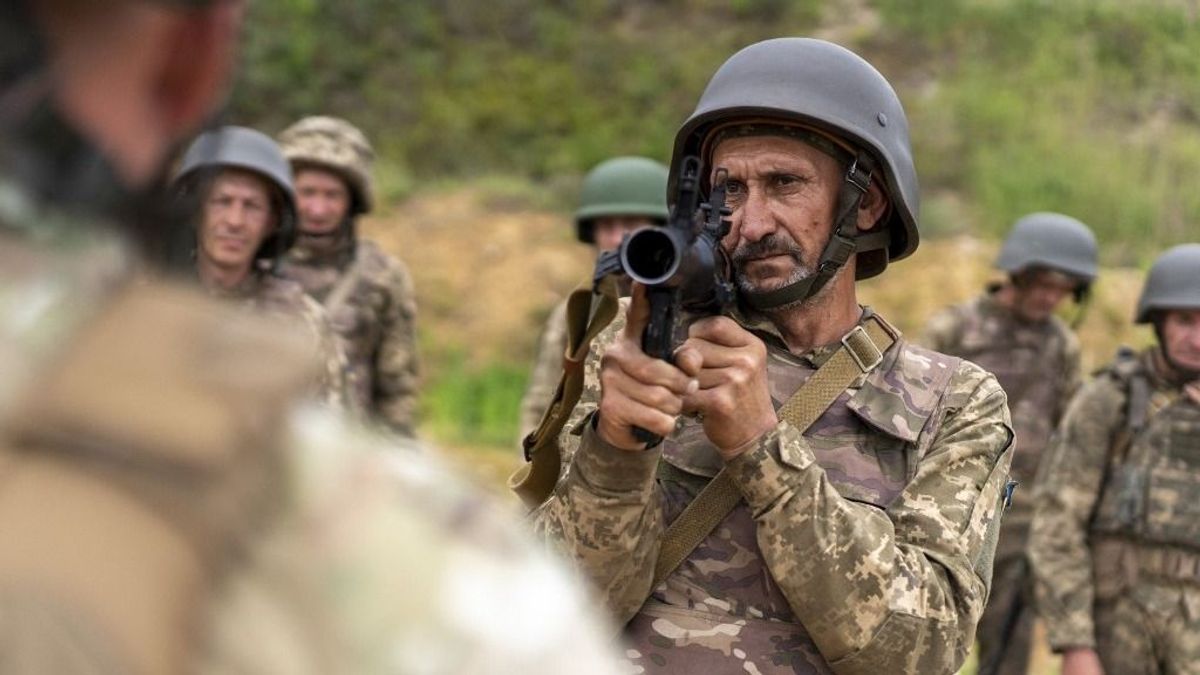 Menekülés közben agyonlőttek egy férfit Ukrajnában + videó