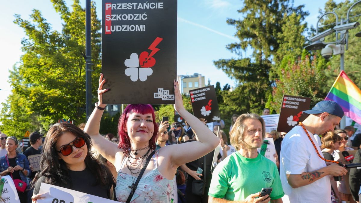 Tusk dühös, büntetőhadjáratba kezdett, miután megbukott az abortusz liberalizálását célzó javaslat