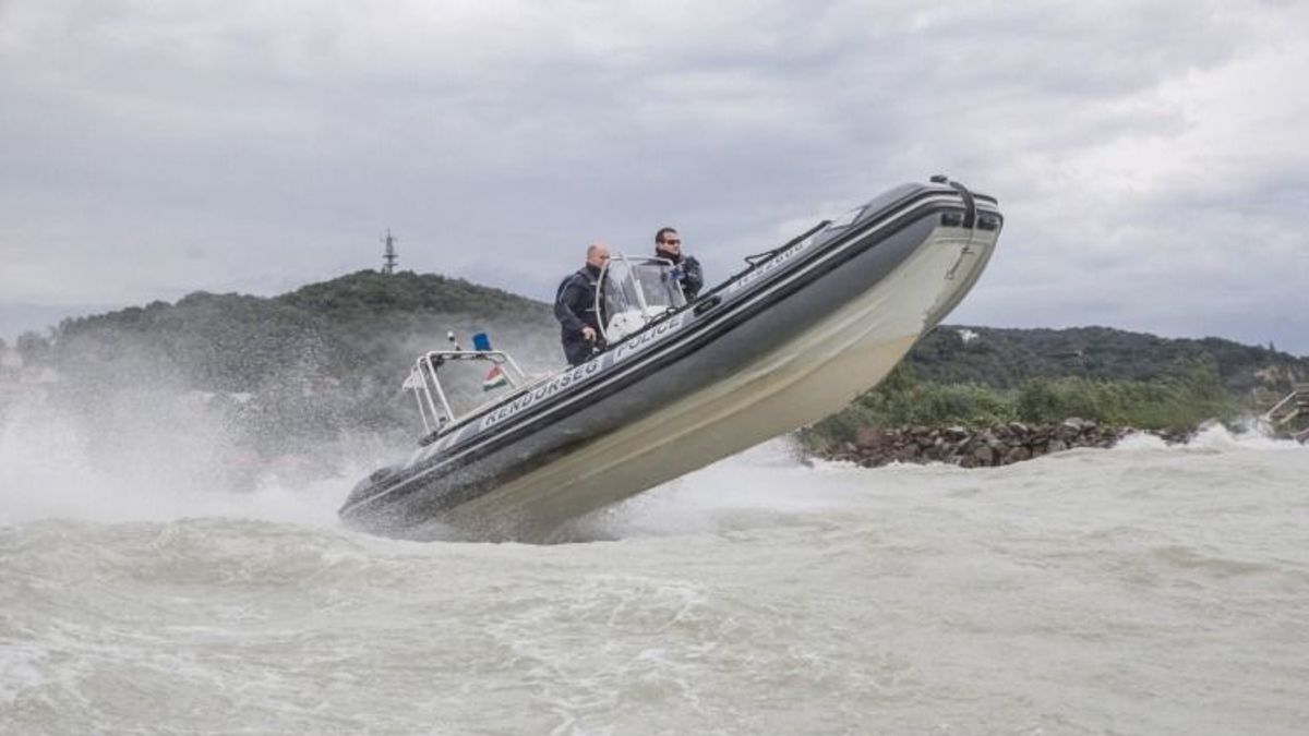 Kitört a vihar a Balatonon, hét embert kellett kimenteni