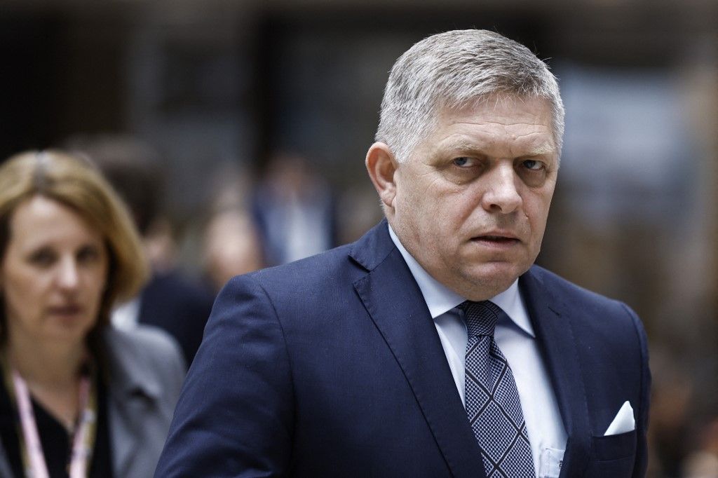 Robert Fico szlovák miniszterelnök 2024. április 18-án az EU brüsszeli központjában. (Fotó: KENZO TRIBOUILLARD / AFP)