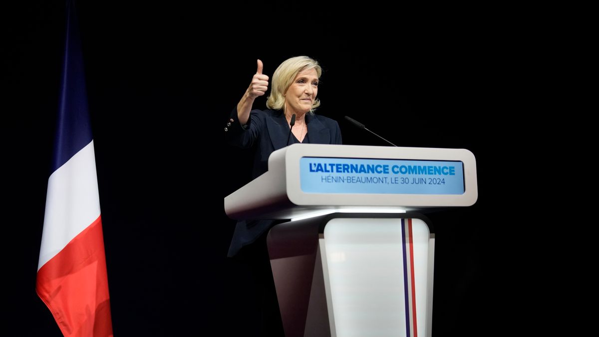 Marine Le Pen adminisztratív államcsínnyel vádolta meg Macront kinevezések miatt