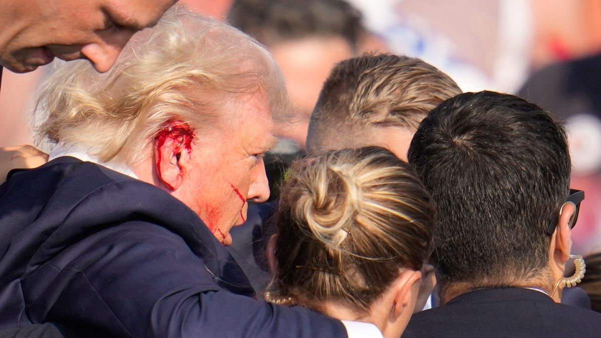 Trumpot lövedék találta el, állapította meg az FBI