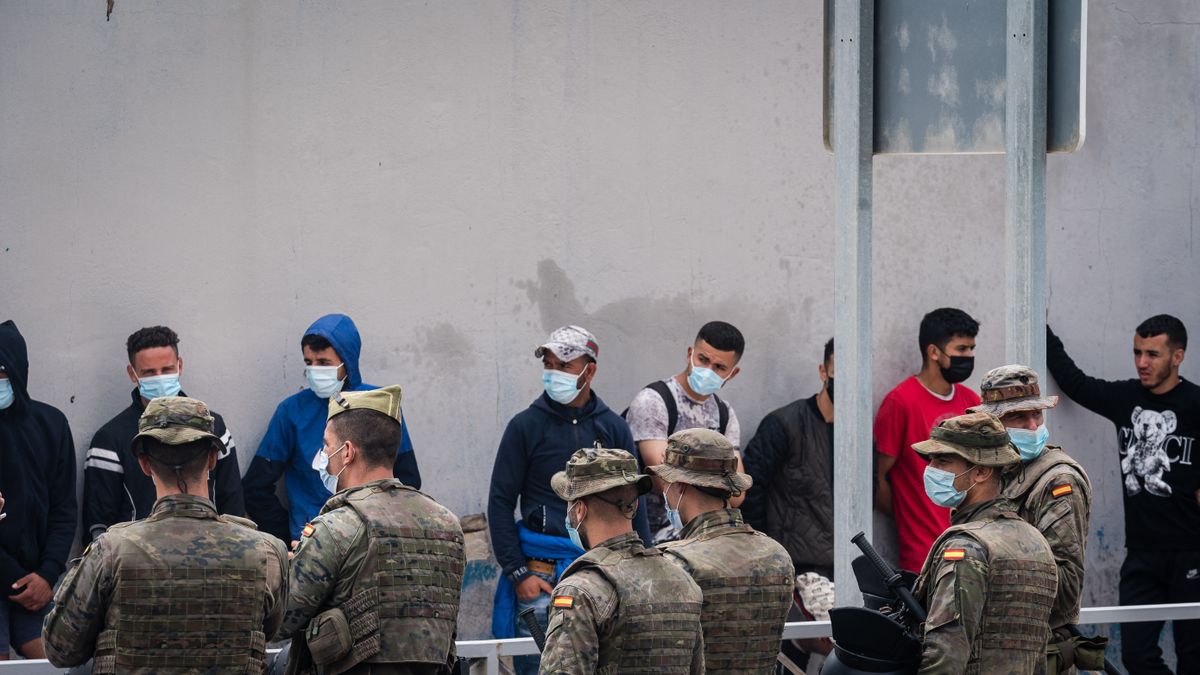 Ostromra készülnek a migránsok a spanyol–marokkói határnál + videó