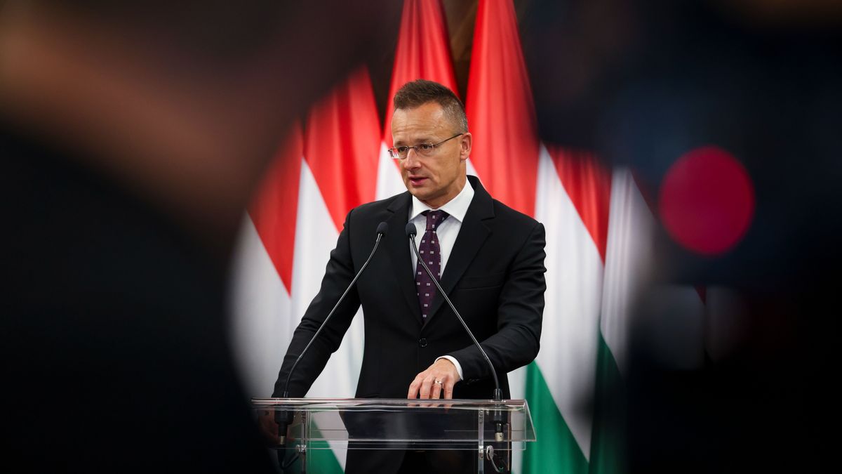 Hungary FM Braces for Barrage at Monday's EU Foreign Council Meeting