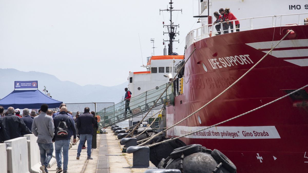 Embercsempészek öltek meg tíz migránst a tengeri átkelés közben