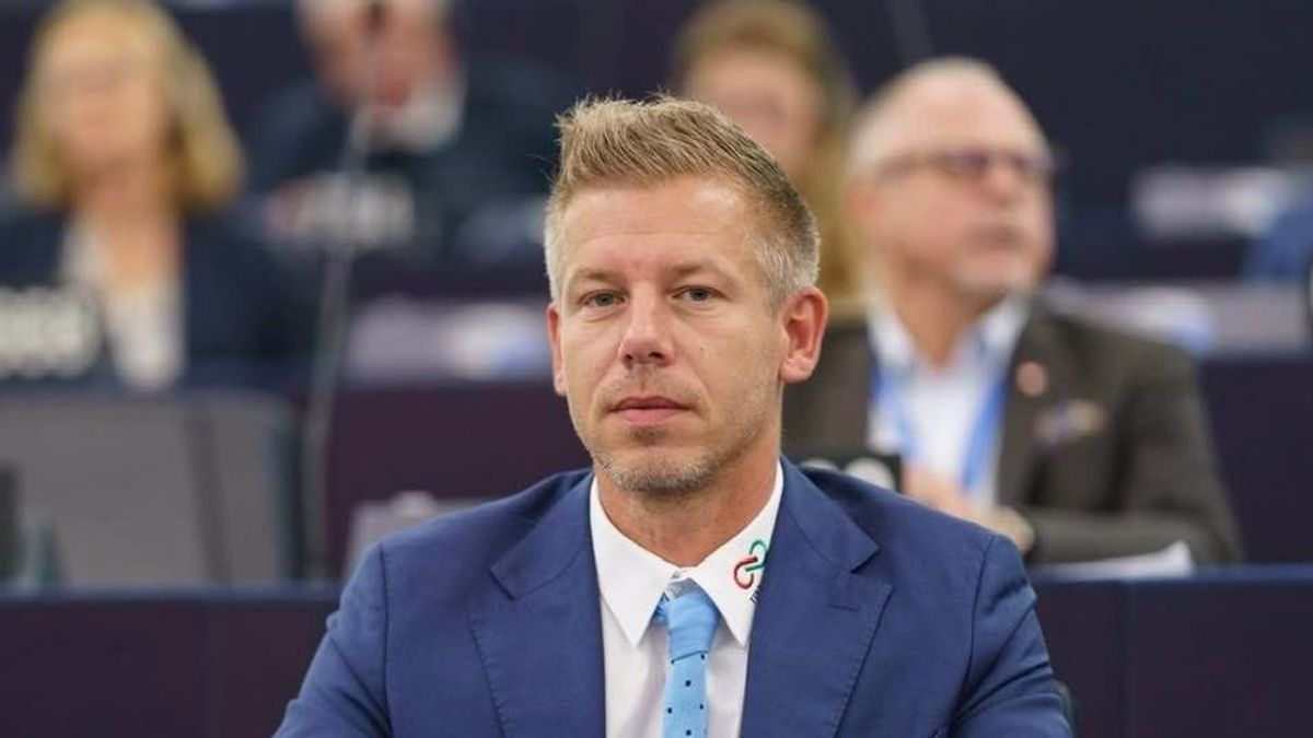 Magyar Péter is beállt a háborúpárti Ursula von der Leyen támogatói közé