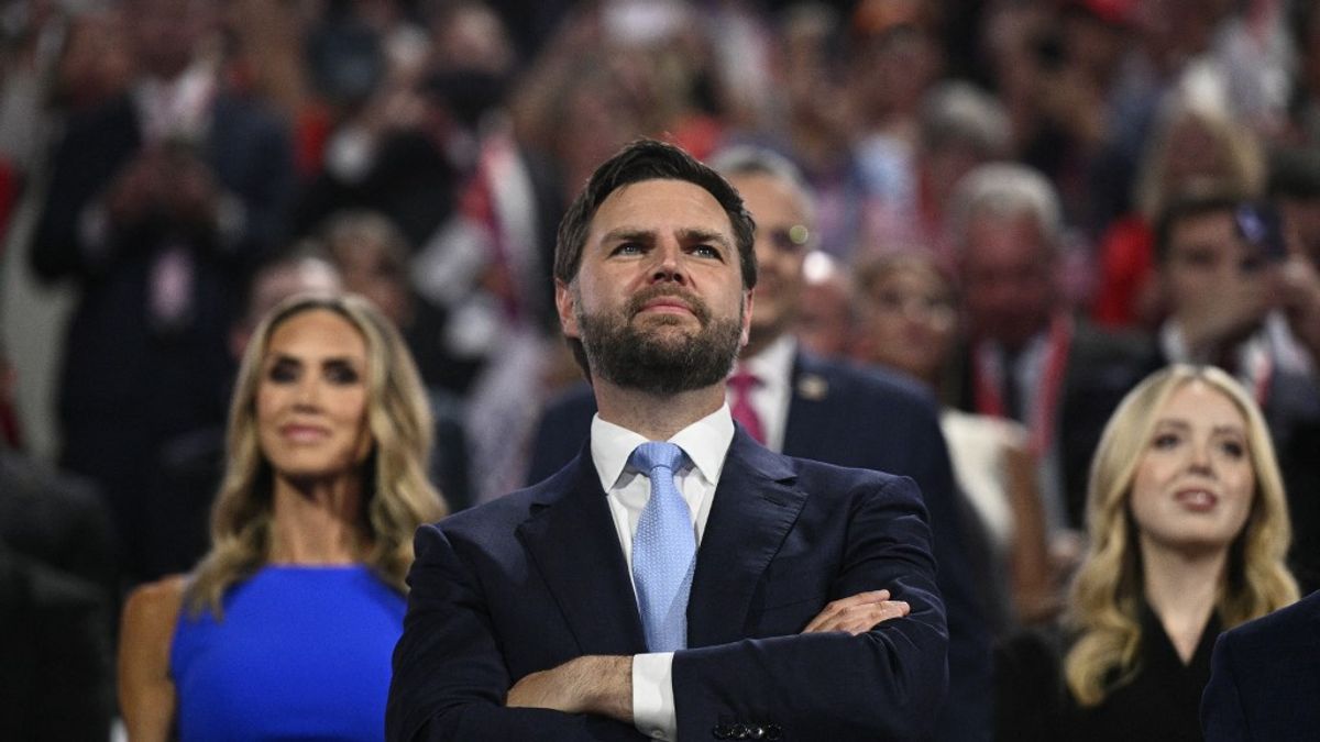 Többször méltatta a magyar kormány politikáját Trump alelnökjelöltje