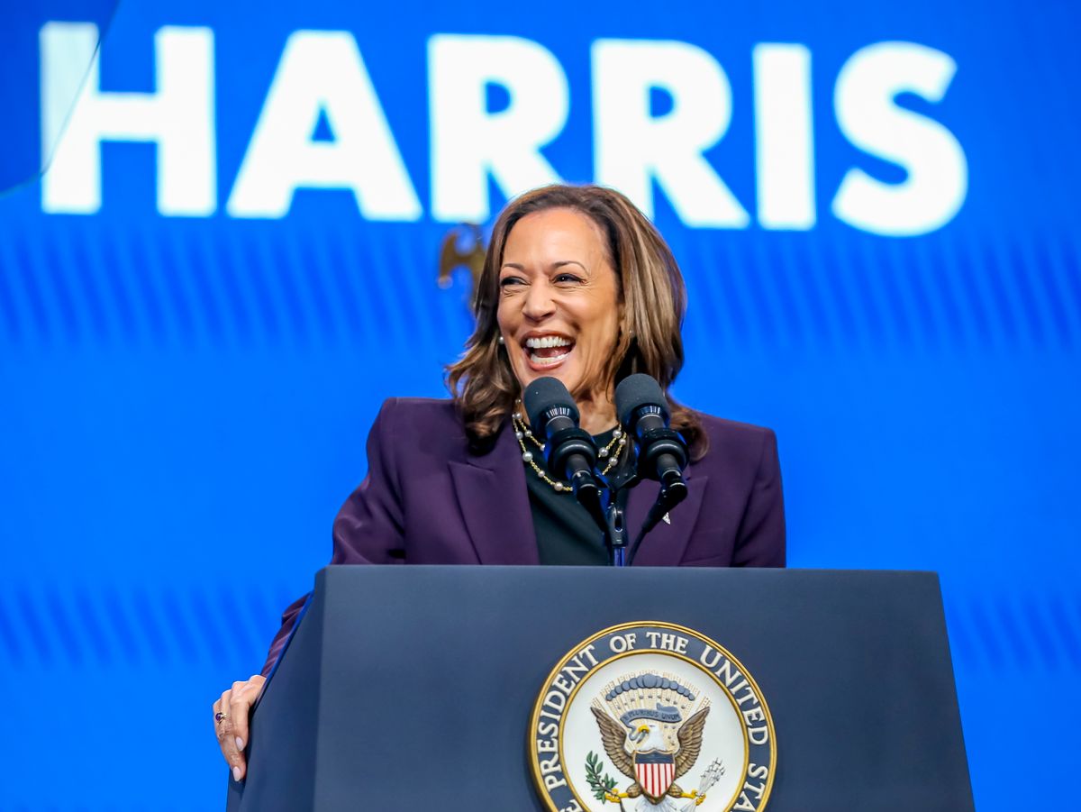 Kamala Harris amerikai alelnök, a Demokrata Párt nem hivatalos elnökjelöltje beszél az Amerikai Tanárok Szövetségének 88. országos gyűlésén Houstonban 2024. július 25-én. Az elnökválasztást november 5-én tartják az Egyesült Államokban. (Fotó: MTI/EPA/Leslie Plaza Johnson)