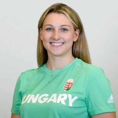 Muhari Eszter