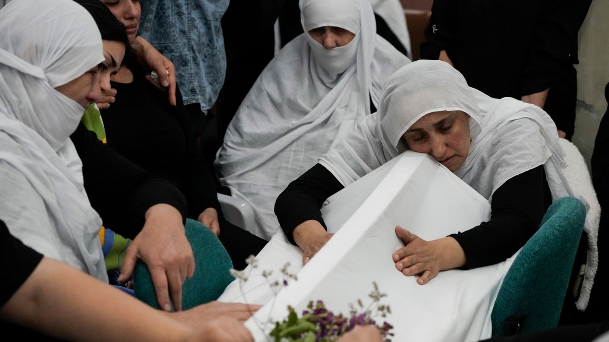 FM: Hungary Resolutely Condemns Hezbollah Rocket Attack Against Israel