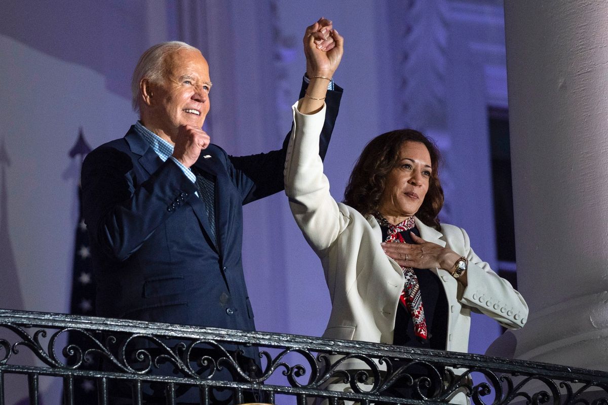 Joe Biden demokrata párti amerikai elnök és Kamala Harris alelnök