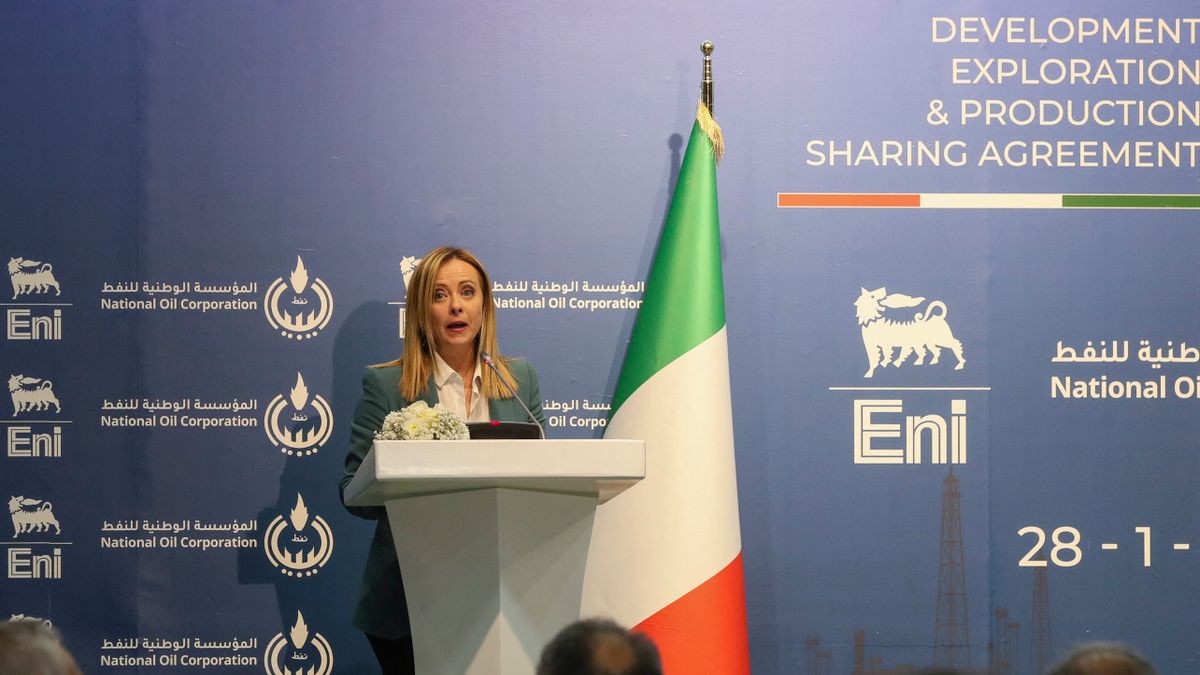Giorgia Meloni: Az illegális migránsok a jogszerűen érkezők ellenségei