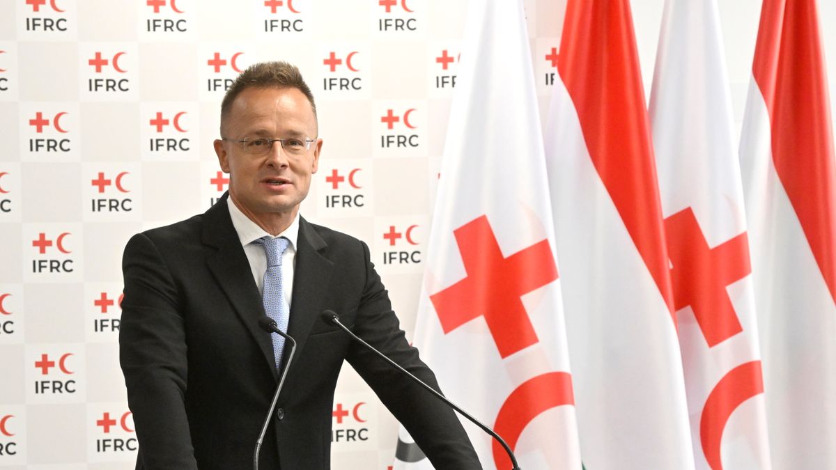 Kemény üzenetet küldött Varsóba Szijjártó Péter
