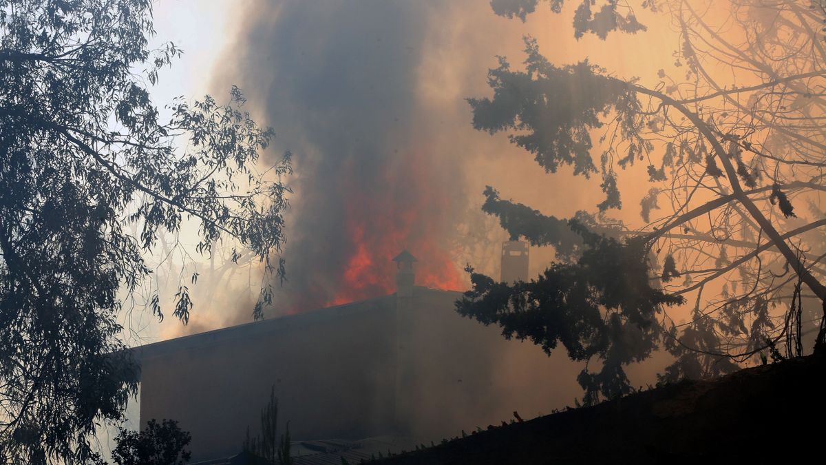 A legmagasabb fokozatra emelték a tűzveszély miatti riasztást
