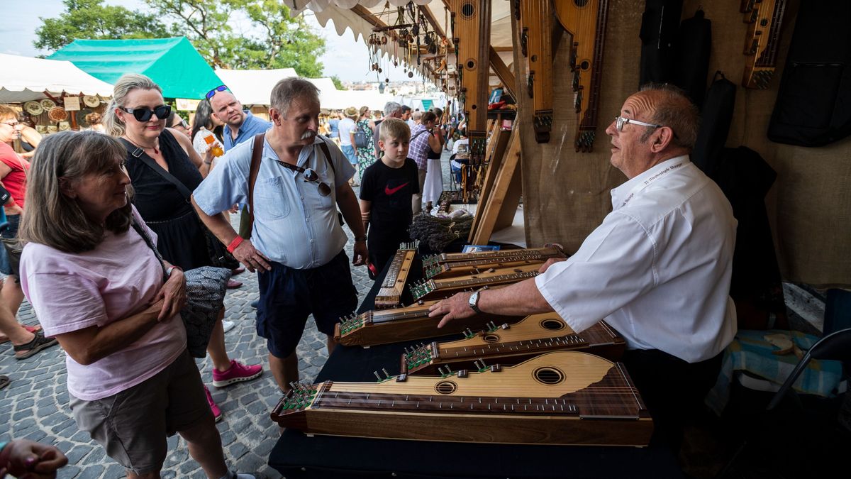 Festival of Folk Arts Opens Today in Budapest
