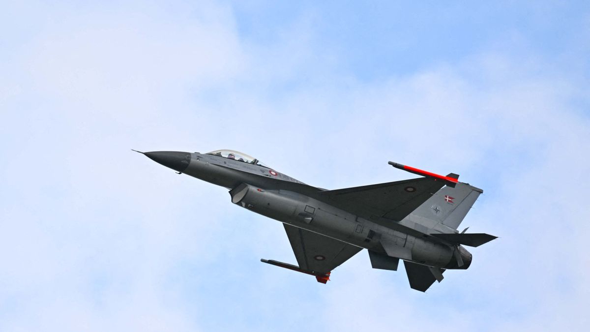 Itt a Kreml reakciója az Ukrajnába szállított F–16-osokra