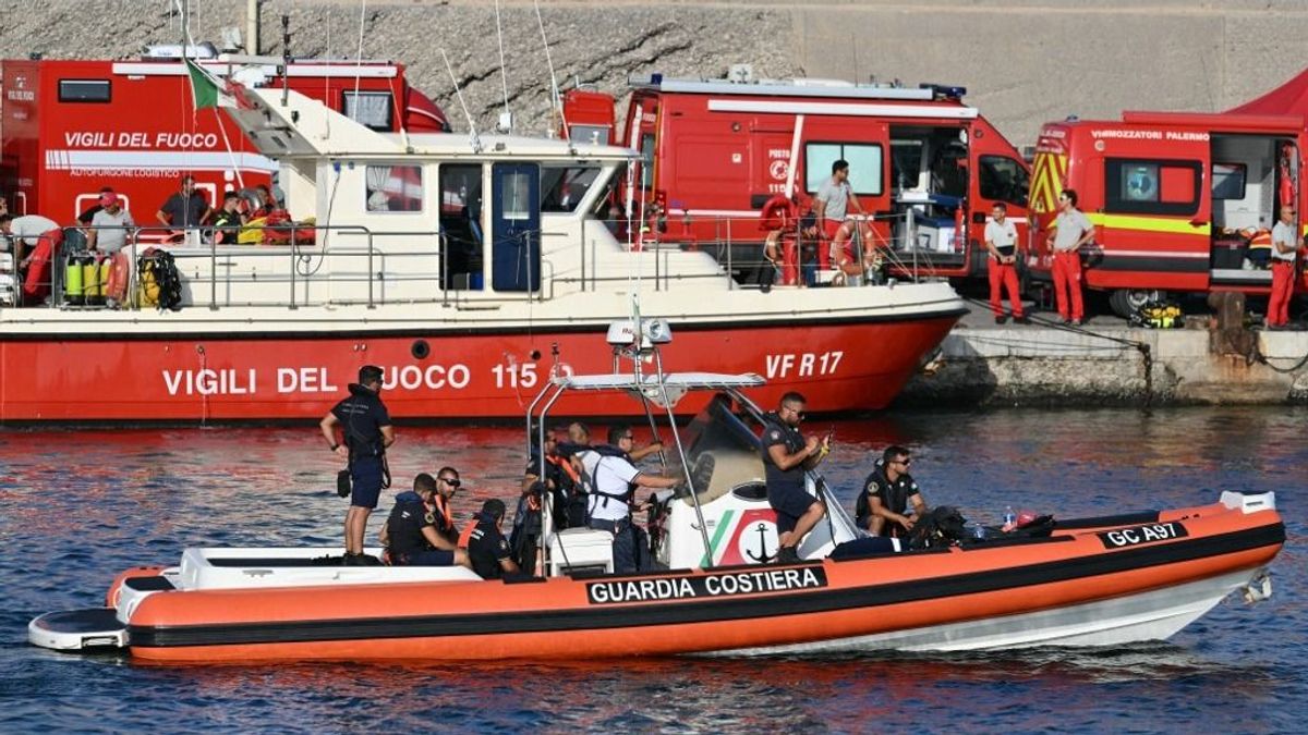 Horror: biztonsági kamera rögzítette, ahogy a vihar elnyeli a szuperjachtot