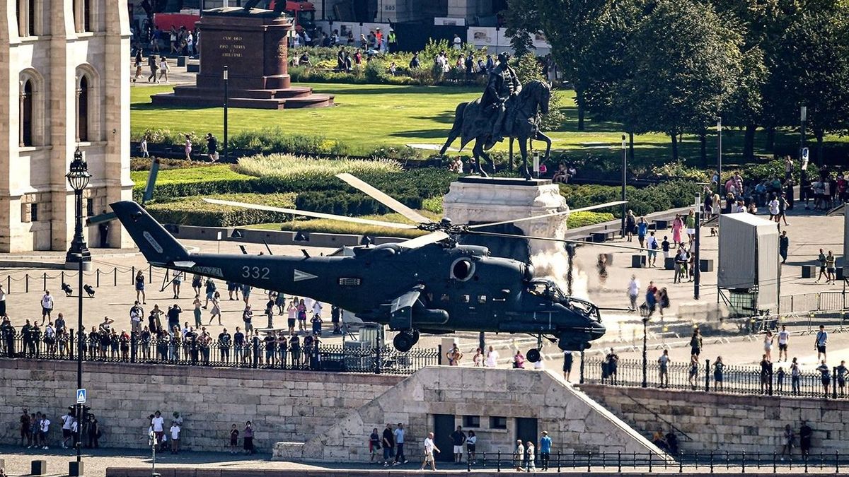 St Stephen's Day Air Parade Rehearsal Promises Spectacular Show + Video