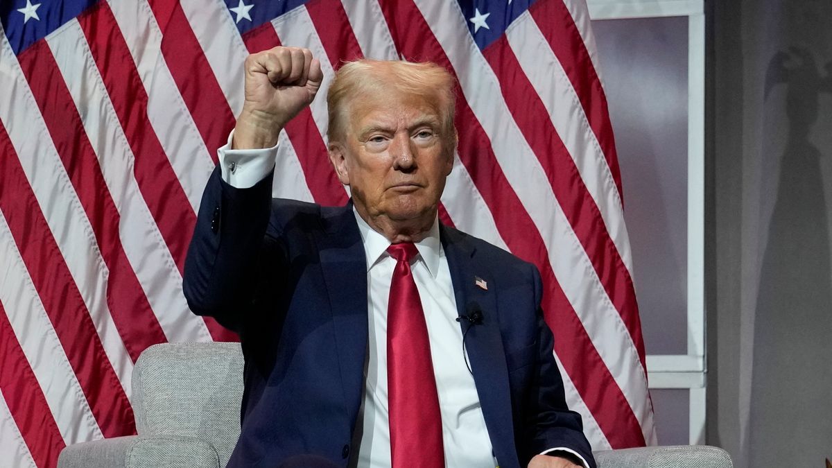 Trump a bukott Biden után Kamala Harris ellen is vitába száll