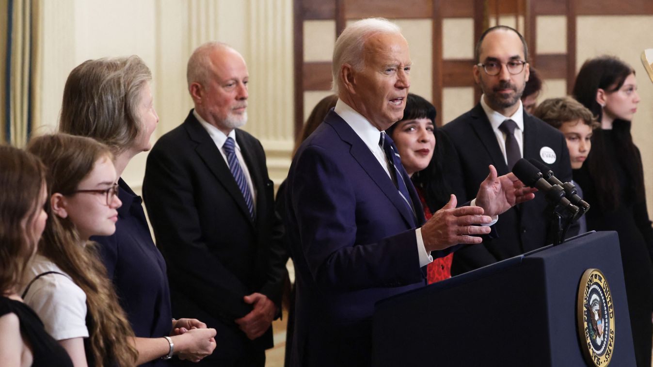 President Biden Announces Prisoner Swap With Russia To Include Freeing Of Reporter Evan Gershkovich And Paul Whelan
WASHINGTON, DC - AUGUST 01: U.S. President Joe Biden, joined by relatives of prisoners freed by Russia, delivers remarks on the release of Wall Street Journal reporter Evan Gershkovich and former U.S. Marine Paul Whelan from Russian captivity, in the State Dining Room at the White House on August 01, 2024 in Washington, DC. The two, along with Alsu Kurmasheva, a dual U.S.-Russian citizen and Radio Free Europe journalist, Vladimir Kara-Murza, a Washington Post columnist, and others were released in a prisoner exchange with Russia.   Alex Wong/Getty Images/AFP (Photo by ALEX WONG / GETTY IMAGES NORTH AMERICA / Getty Images via AFP)